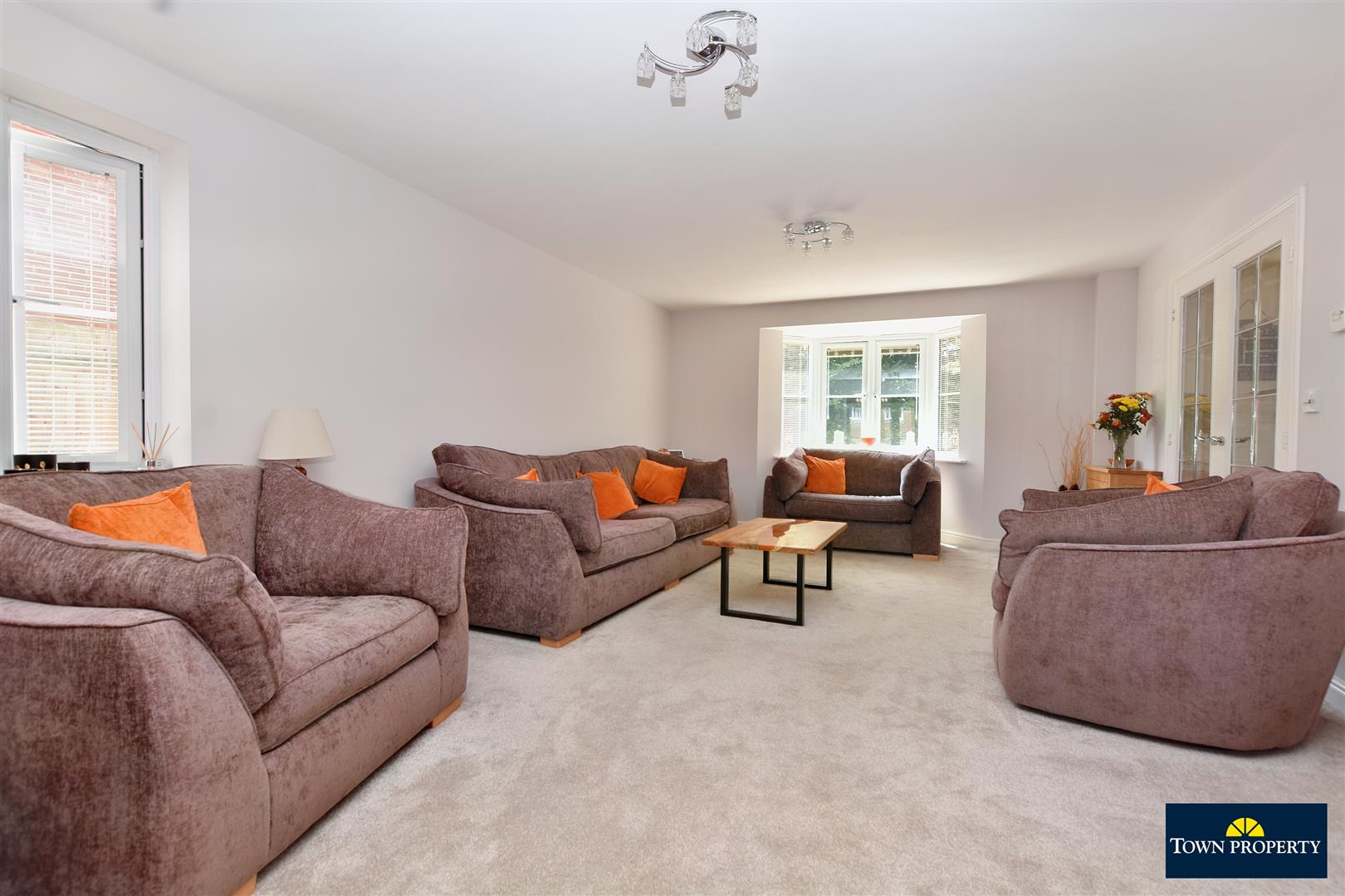 Property Details for Crescent, Polegate Town Property Estate